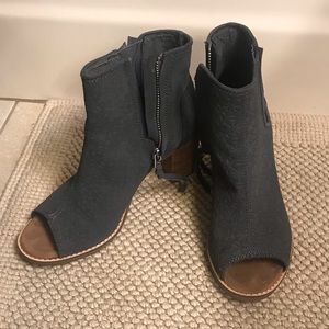 TOMS size 7 booties LAST CHANCE BEFORE GOODWILL